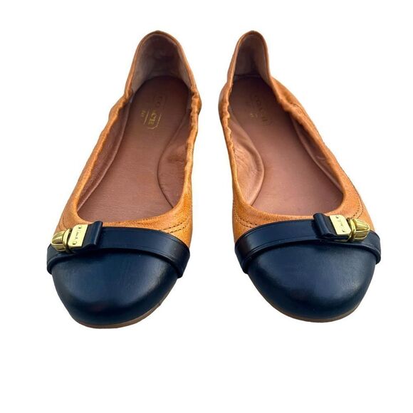 Coach Delphine Round Toe Ballet Flat in Black/Tan Leather Gently Used w/Box Sz 7 - Picture 1 of 10